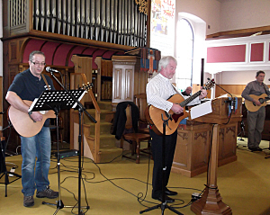 Andrew dick, fron, joins St. Mungo's praise band